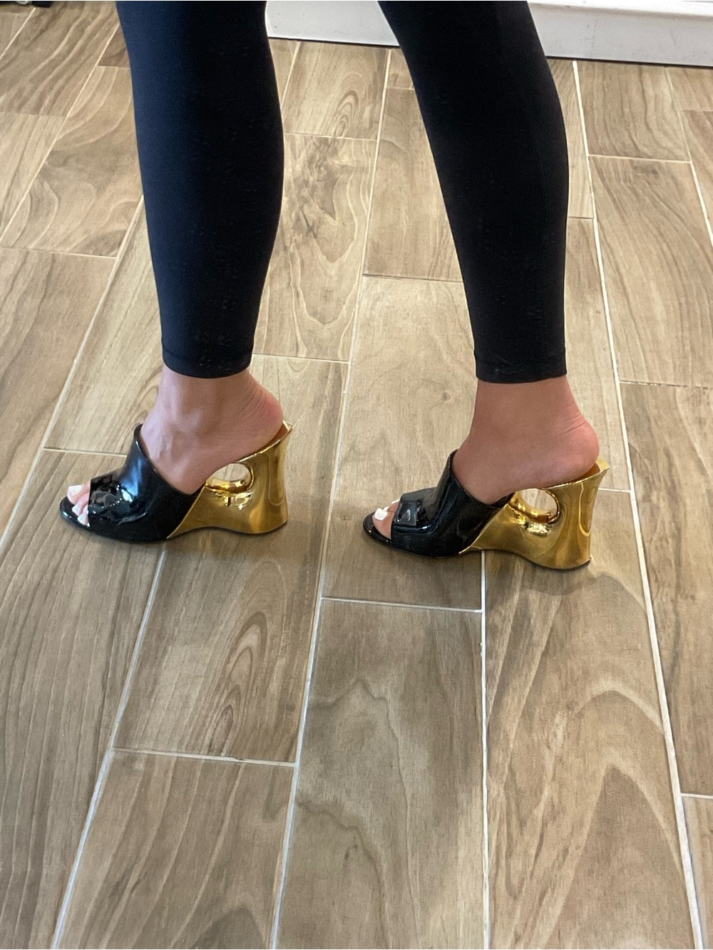 Alaïa La Sculpture Black Patent Leather Mules with Gold Sculptural Heels - Picture 9 of 9